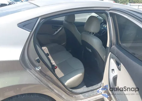 2016 Hyundai Elantra Se z USA, uszkodzony, nr VIN 5NPDH4AE3GH662650